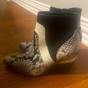 Snake ankle boots sz 7.5